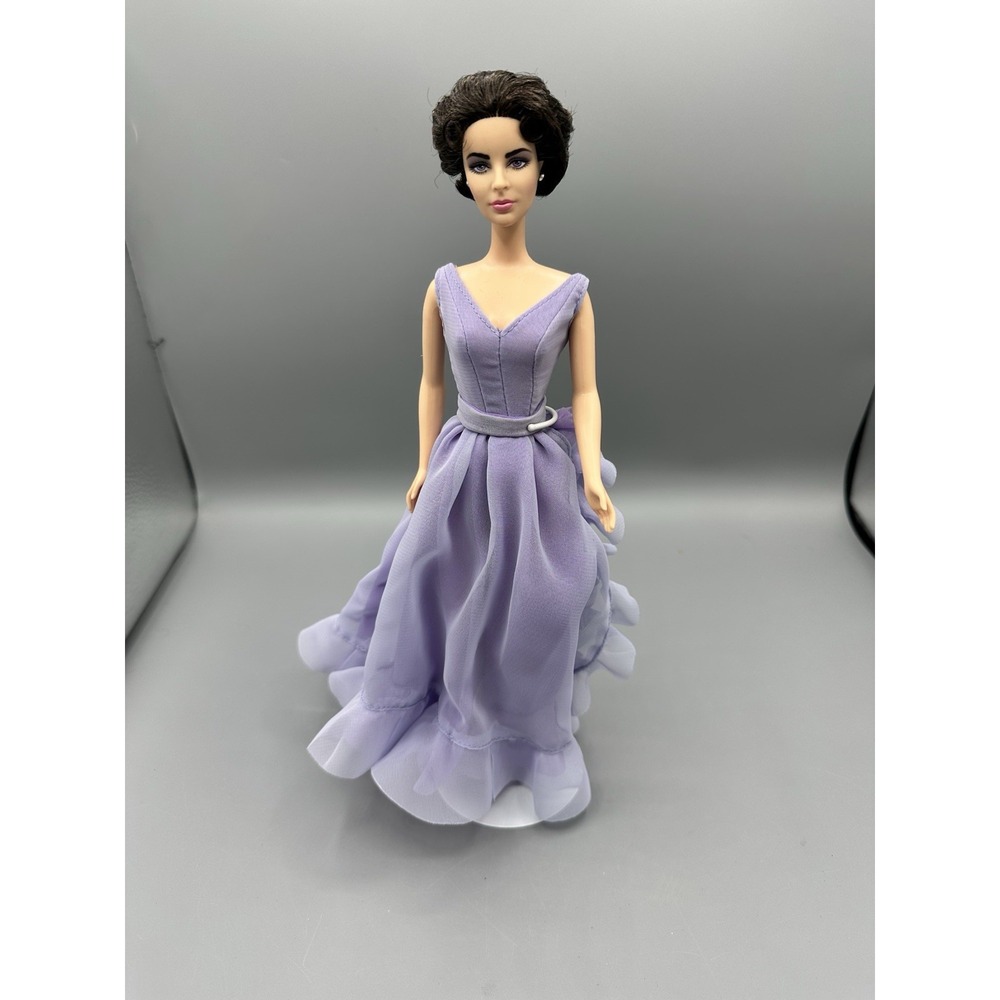 Elizabeth‎ Taylor  Barbie Mattel Special Edition 2000 White Diamonds